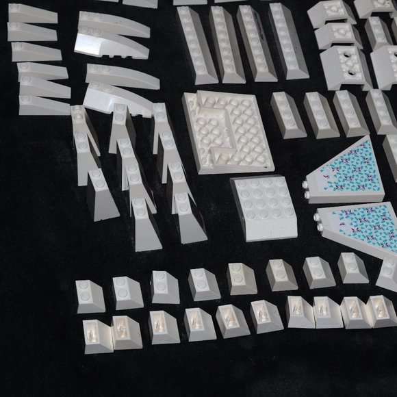 WHITE LEGO ROOF SLOPE BULK LOT - 244 PCS - Picture 3 of 11